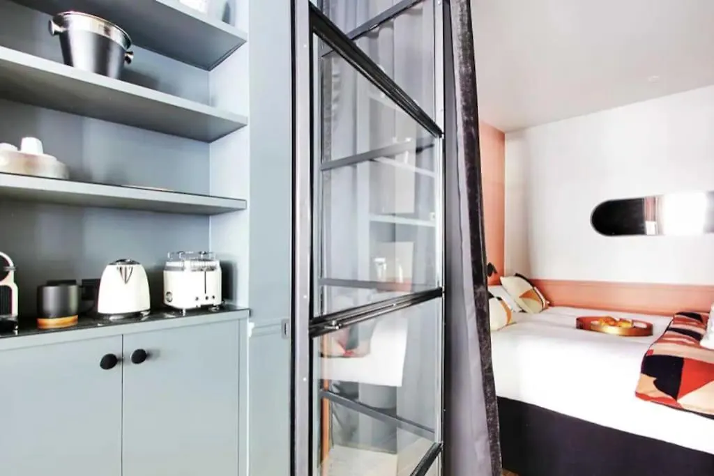 V Vast Apartment, Steps From Place Des Vosges Ac Paris France